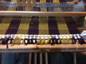 Weaving the 3" hem in plain weave. 